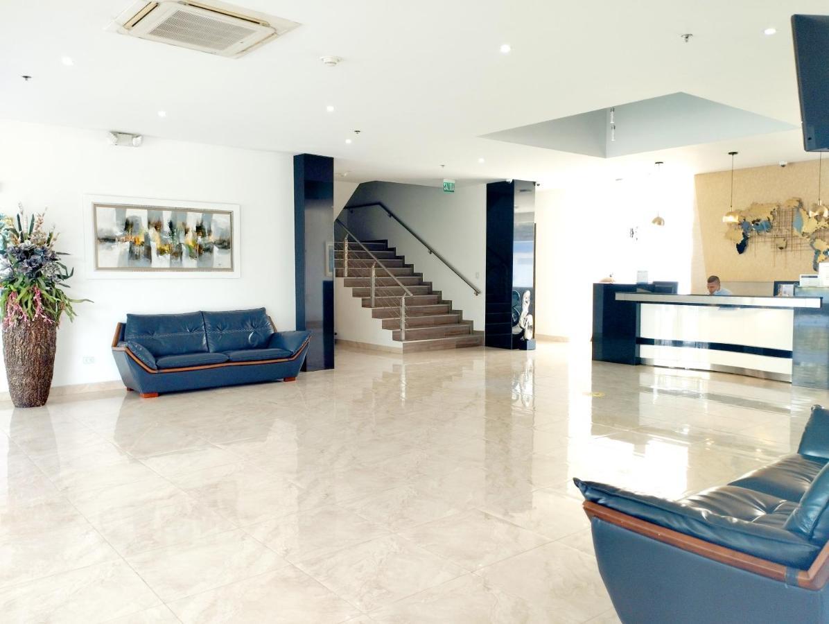 Hotel Royal Elim International Cali Exteriör bild Lobby