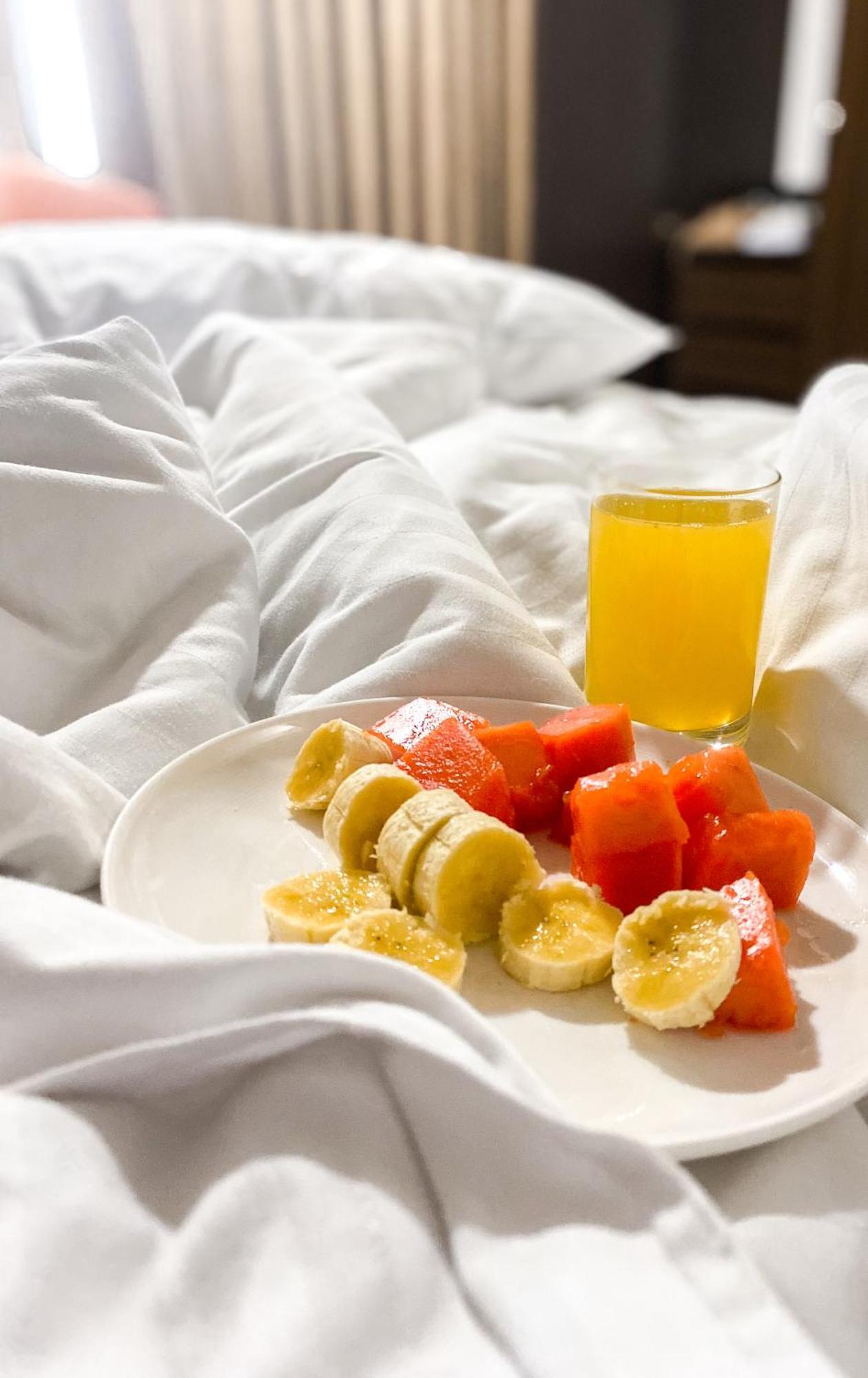 Hotel Royal Elim International Cali Exteriör bild Fruit and juice